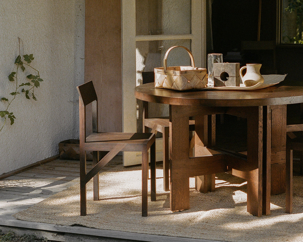FRAMA - Farmhouse Trestle Table | Dark Oak | 140 Ø Round Frama