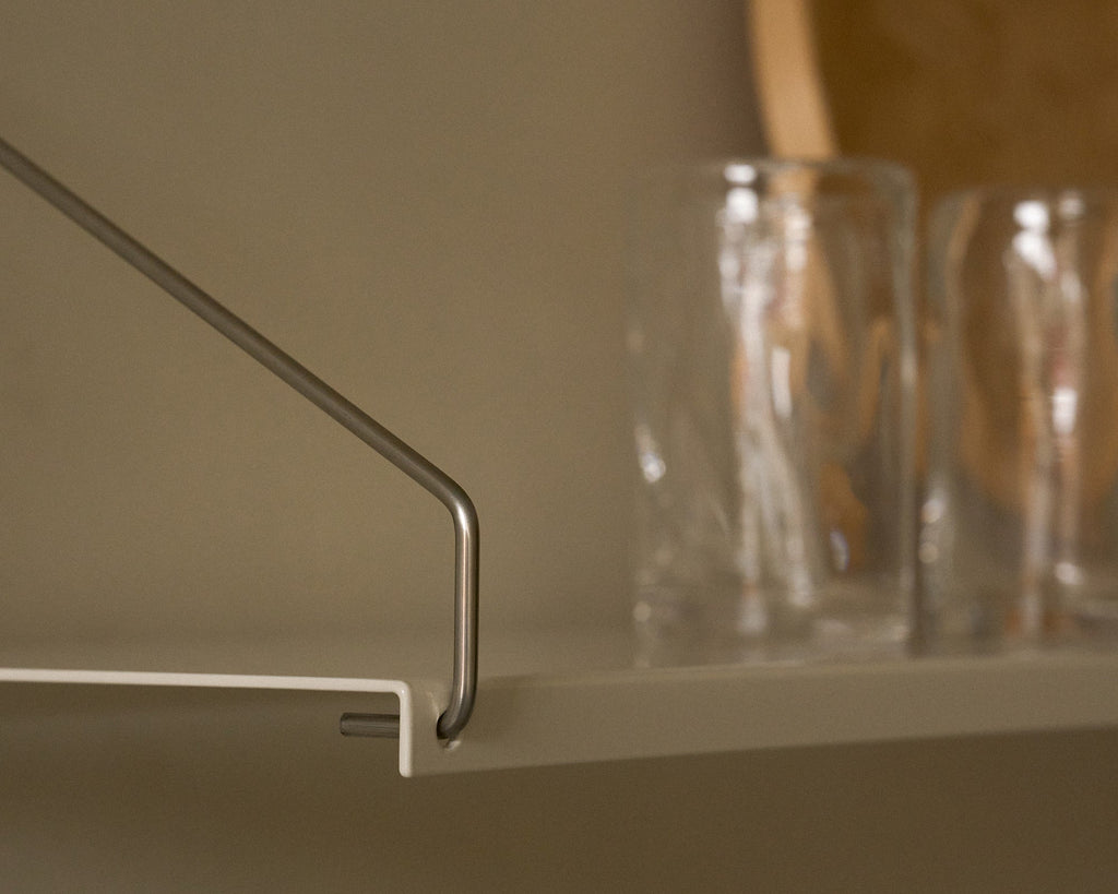 FRAMA - Library Shelf | Warm White Steel | D27 / W40 FRAMA