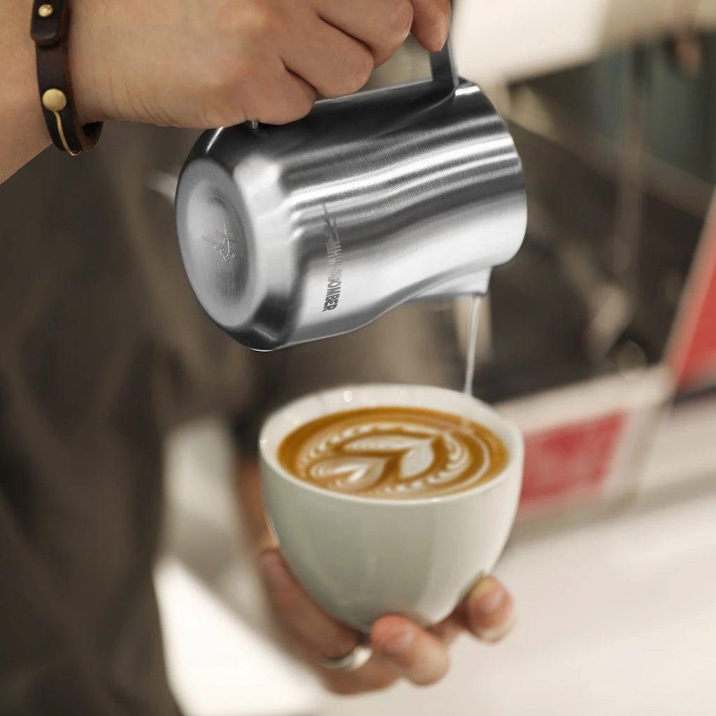 MHW-3BOMBER Turbo Milk Pitcher Glossy 450 ml MHW-3BOMBER