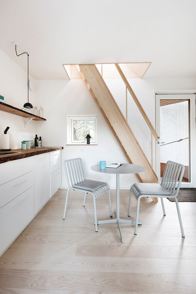 Neu Table HAY
